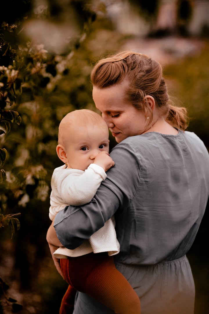 jarní rodinné focení v sadech s miminkem v Brně