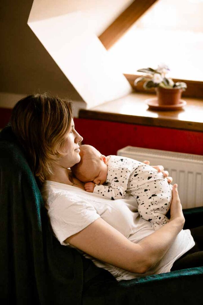 Rodinné focení miminka s maminkou doma, novorozenecké od fotografky, Brno