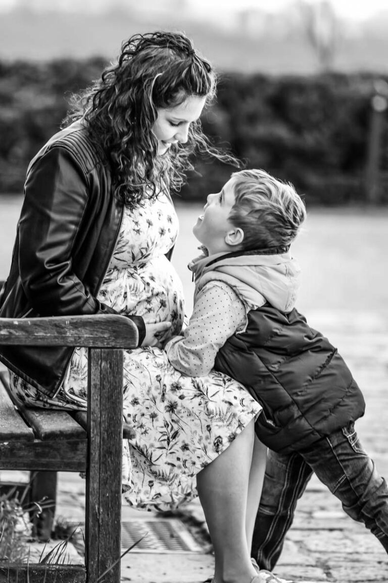 Těhotenské rodinné focení mámy a syna